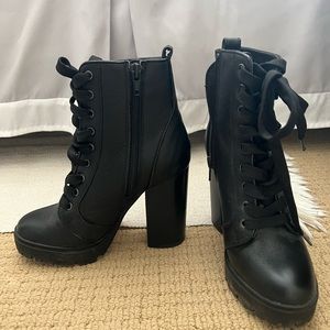 Steve Madden heeled combat boots / Laurie Platform Bootie